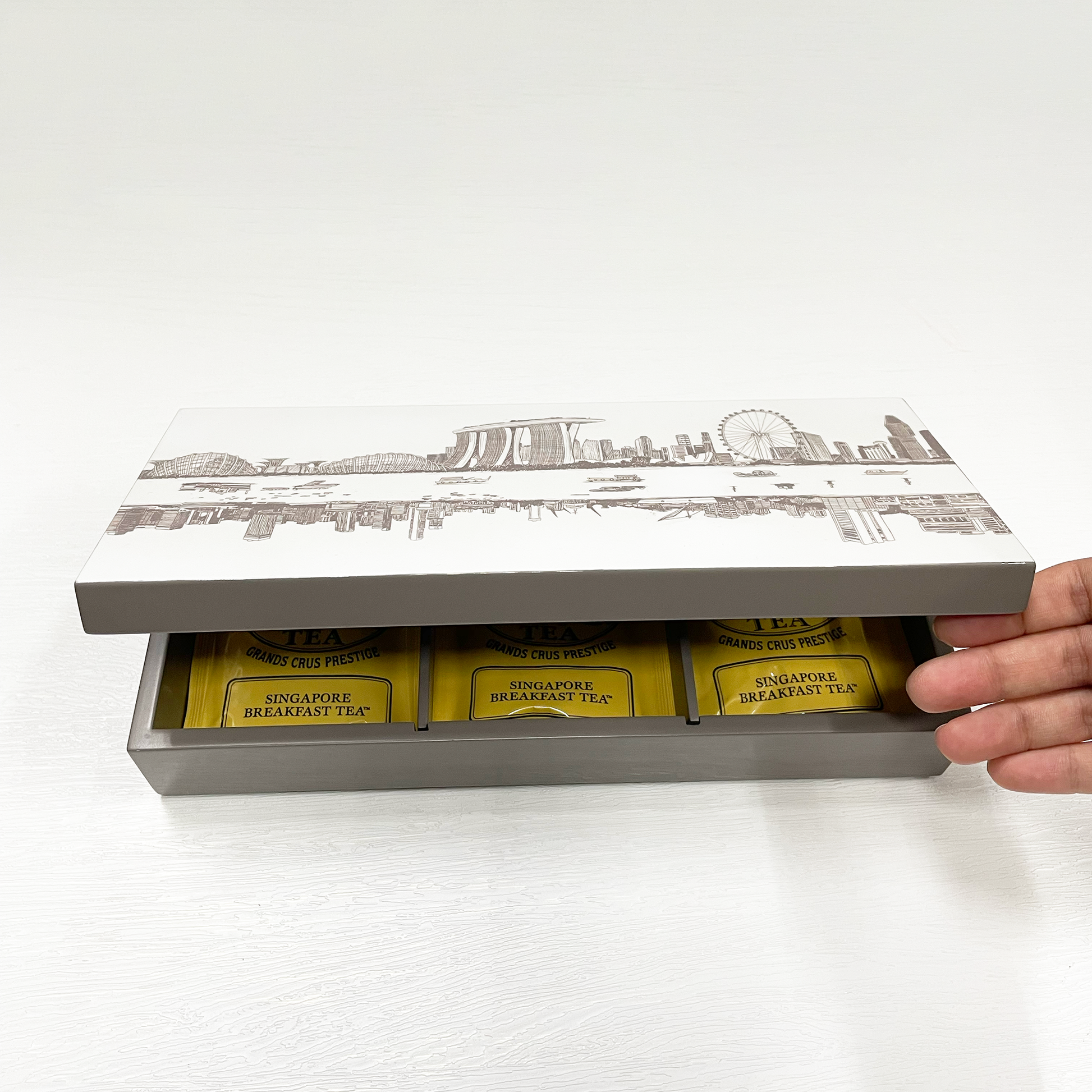 Tea Box with 3 compartments, River Tales (Qua x ART:DIS)