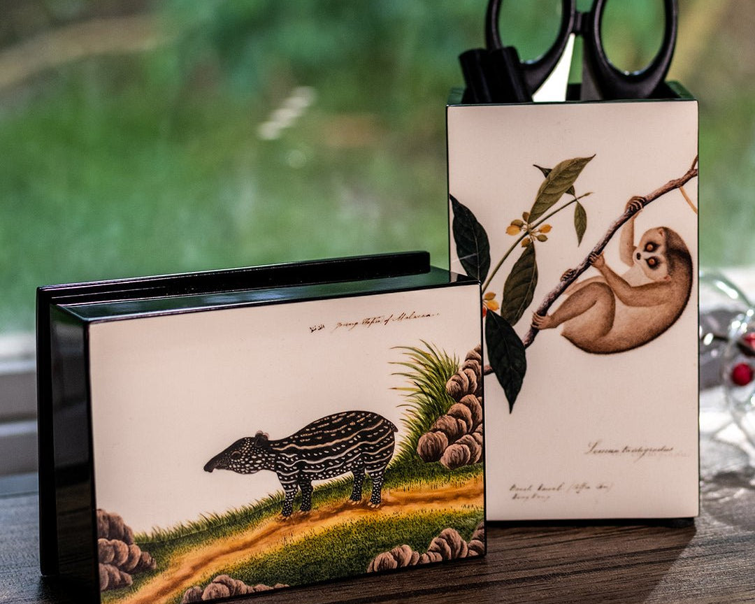 Pen Holder, William Farquhar (Loris) - Qua | Distinctive Gifts
